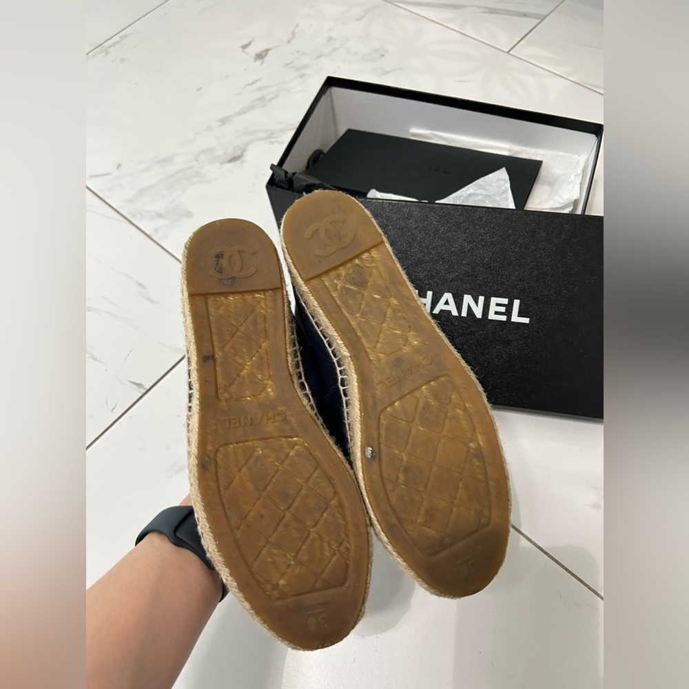 Women’s Chanel Espadrille Shoes in Navy Size 38/8 💙 - Picture 3 of 3